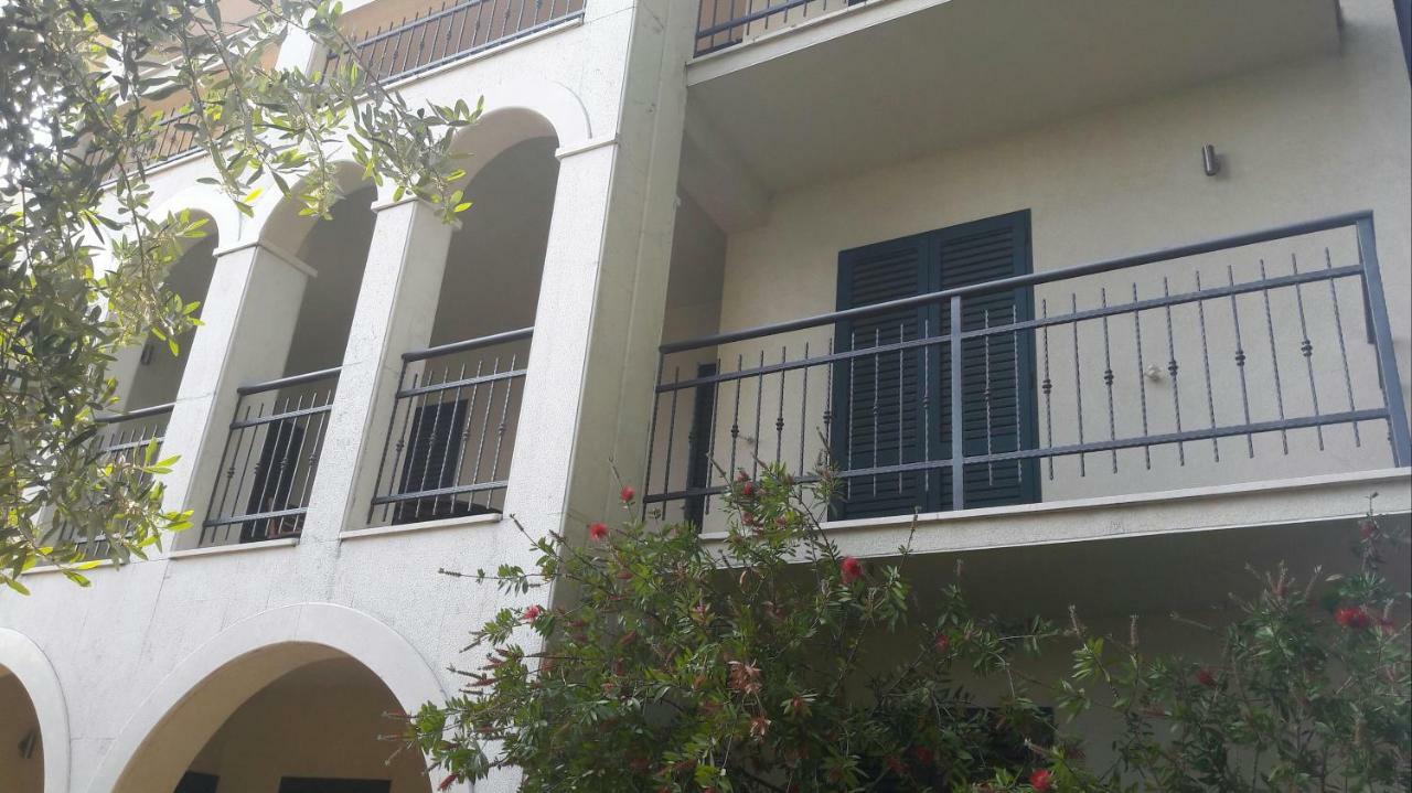 Apartmani Vitturi Kastela Luaran gambar