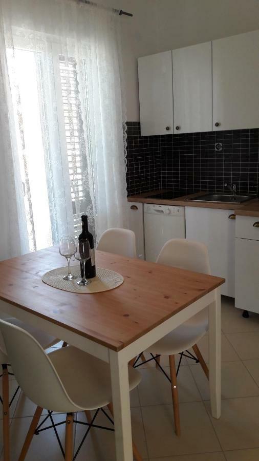 Apartmani Vitturi Kastela Luaran gambar